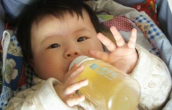 孩子脾胃差容易积食上火,宝宝口舌生疮喝点什么