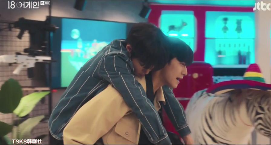 负重中年人重返18岁，男主秒回青春时代狂收“后宫”