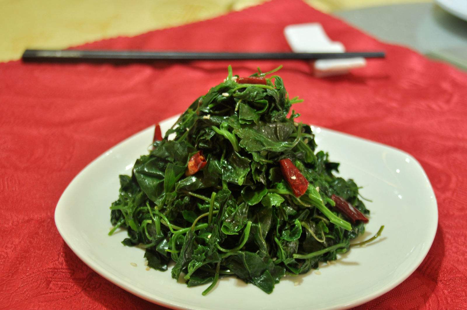 “八珍何得望藜羹”——揭开被陆游推崇备至的灰条菜的美食之谜