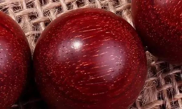 小叶紫檀手串抛光好不好,小叶紫檀抛光了还值钱吗