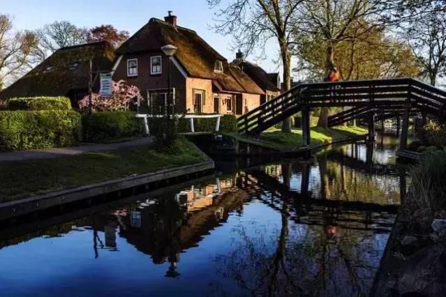 荷兰美丽而神秘的羊角村,羊角村荷兰最受欢迎小镇