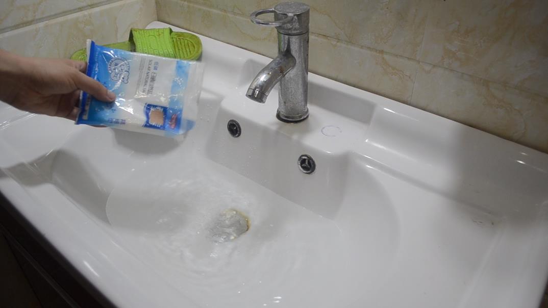 怎样让脏了的拖鞋洁净如新,拖鞋又脏又黑怎么清洗