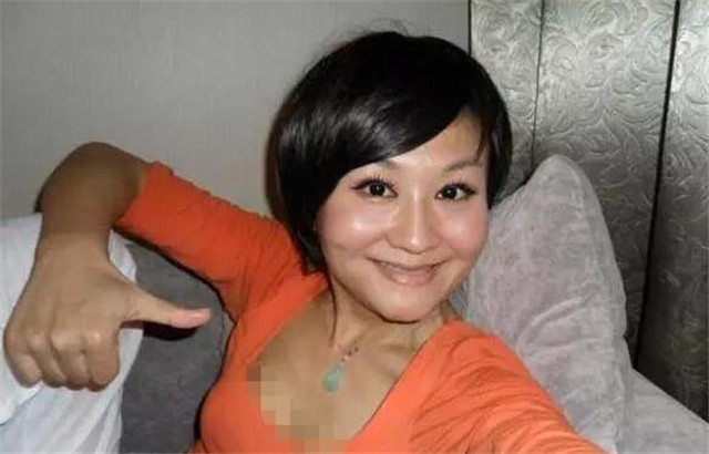 著名主持人嫁到美国遭虐待,央视女主持人嫁美国遭家暴