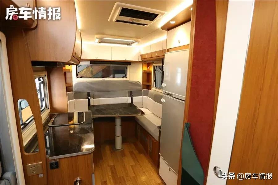 可在城市代步又可旅行的t型房车,中轴低顶b型商务房车30万到40万