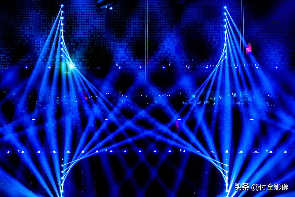 鸟巢沸腾瞬间,鸟巢合唱爱如潮水