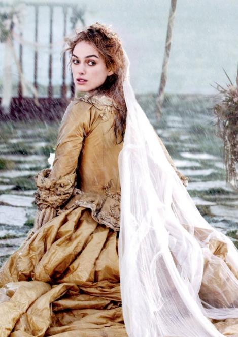 伊丽莎白一世时期服饰风格,伊丽莎白一世平胸礼服