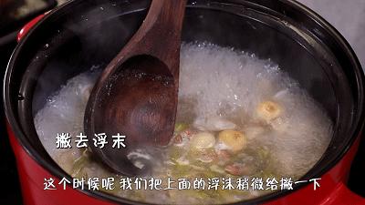 清炖鸡汤前需不需要给鸡肉焯水,炖鸡汤千万别直接下锅炖