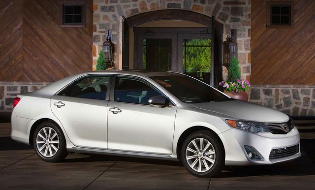 买新卡罗拉还是二手凯美瑞 (2019卡罗拉与二手凯美瑞)