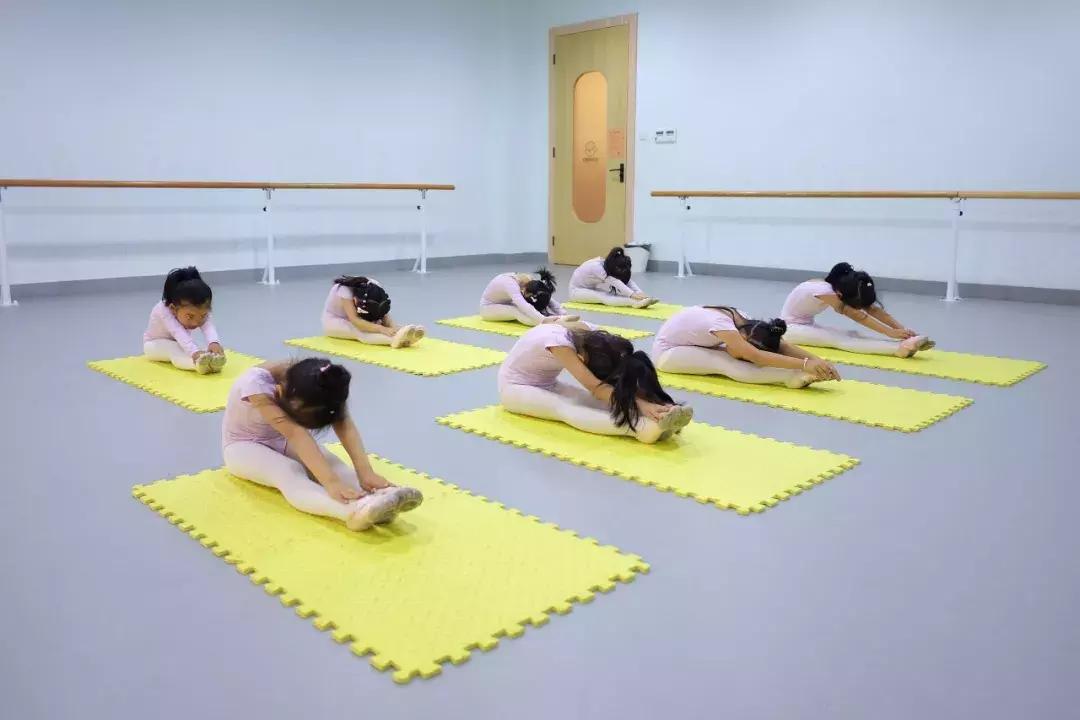 上海迪士尼5折门票周五抢票,上海迪士尼门票亲子票最新发布