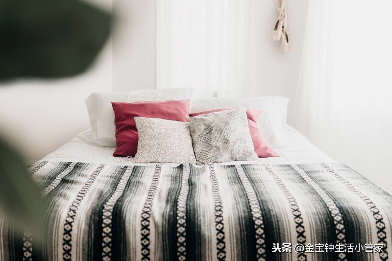 有了这个床单油渍清洗小妙招，又省了买床单的钱！