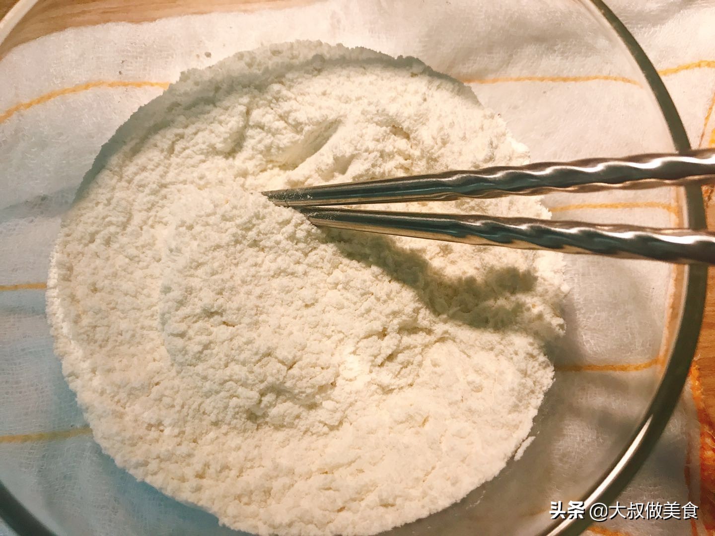 红糖开花馒头的做法和发面全过程,无需醒发的红糖大枣开花馒头配方