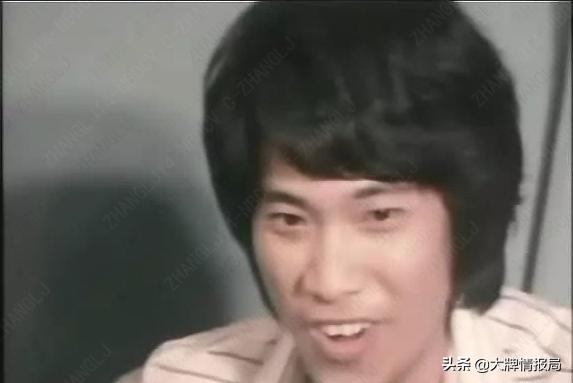 他自称红过周杰伦帅过周润发，也曾落魄潦倒，一辈子做到黄金配角