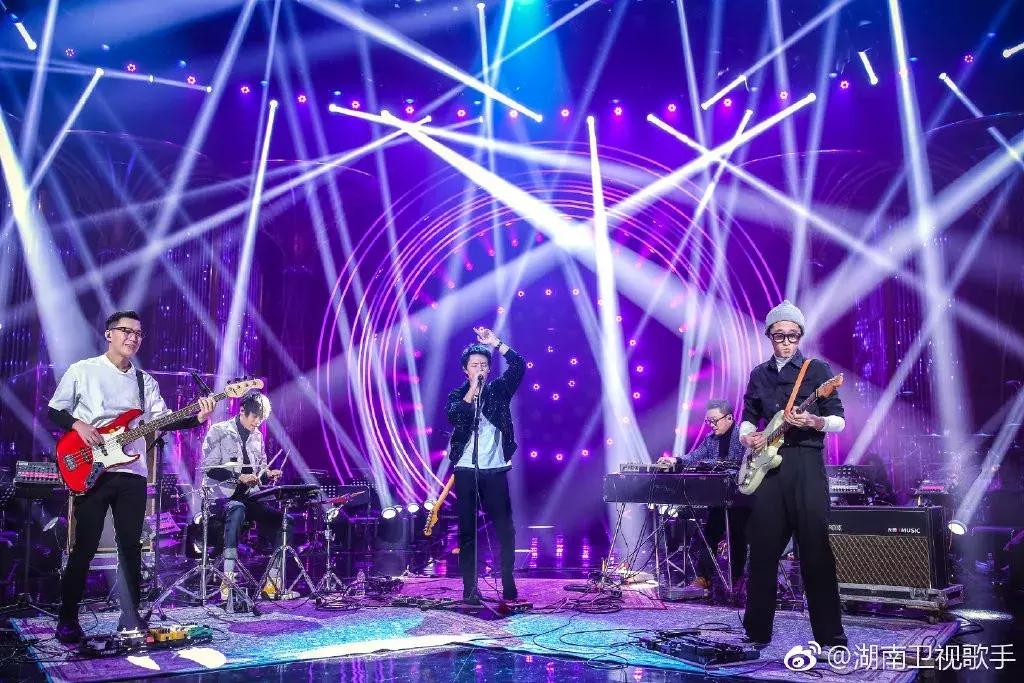 歌曲逃跑计划夜空中最亮的星,逃跑计划梦中的你开场