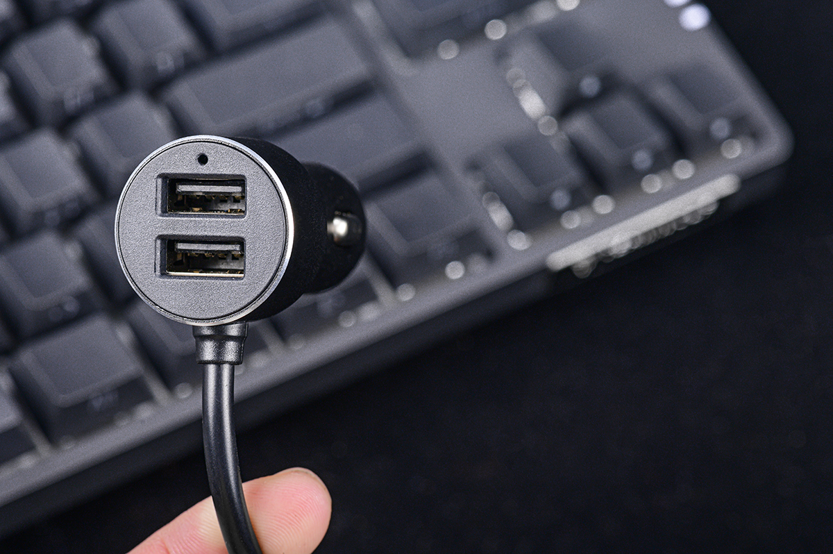 倍思点烟器车载快充数据线,车载点烟器插头转换器倍思