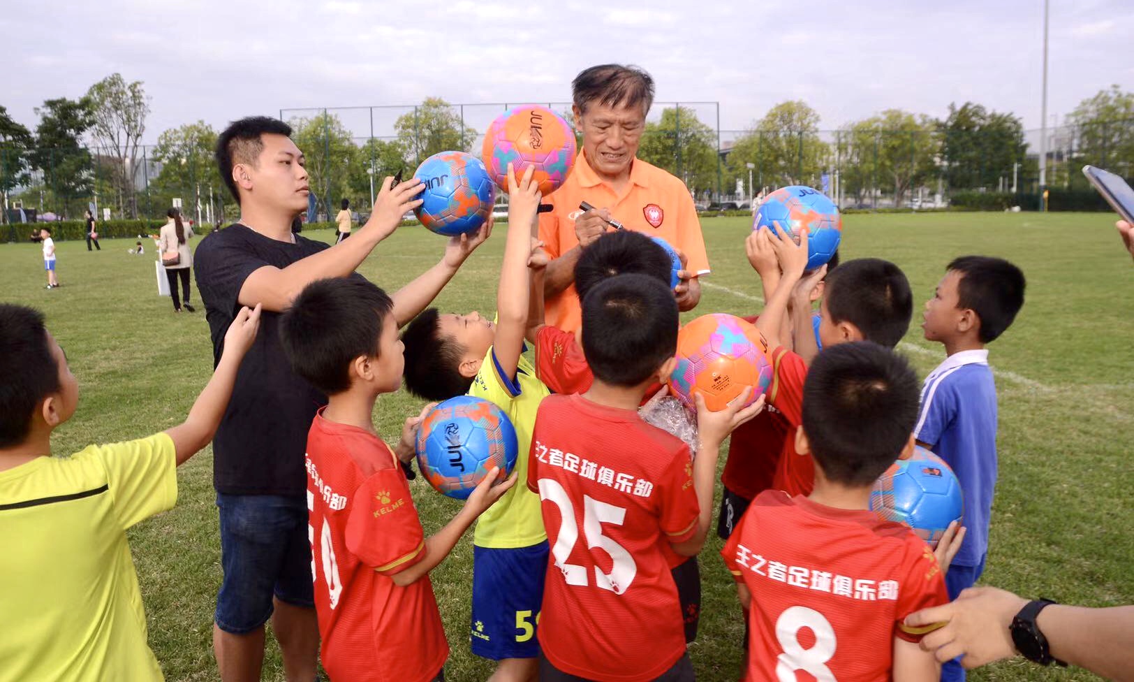 传承奥运精神争做有志少年,传承体育精神争做时代新人