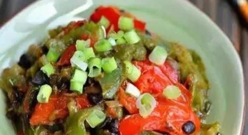 川派青笋炒腊肉木耳做法,青笋木耳炒蛋成都家常菜