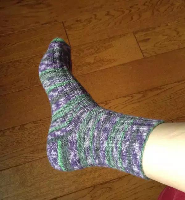 珊瑚绒线织袜子教程简易,如何编织冬天袜子教程