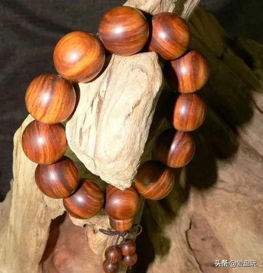 夏天天热出汗手串怎么盘,这6种手串越戴身体越差赶紧丢掉