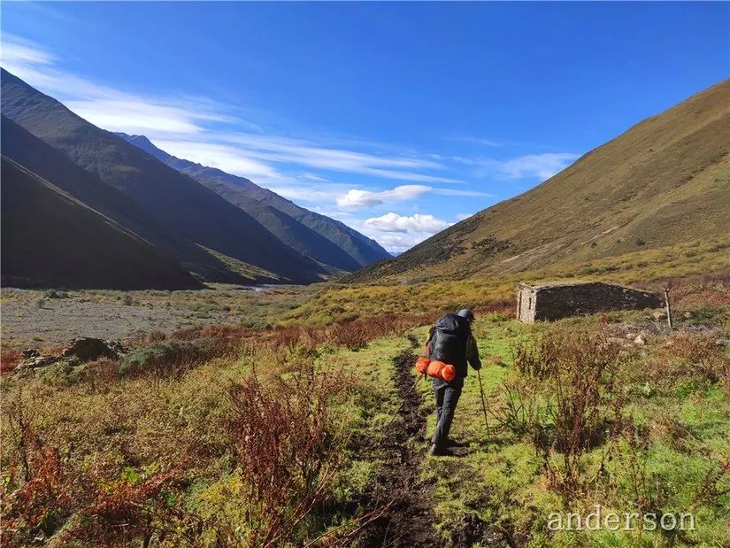 陪着贡嘎过仲秋，深夜听到女生的尖叫（上）