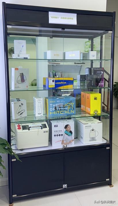 每层楼不能设置垃圾桶,每幢楼下不能放垃圾桶