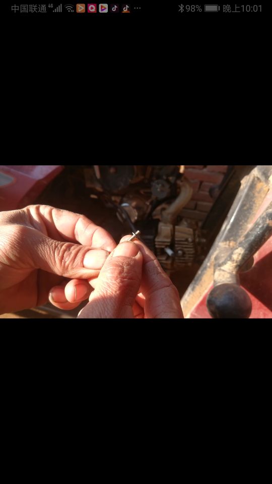 踏板摩托车火花塞发黑是什么原因,摩托车火花塞发黑是什么原因视频