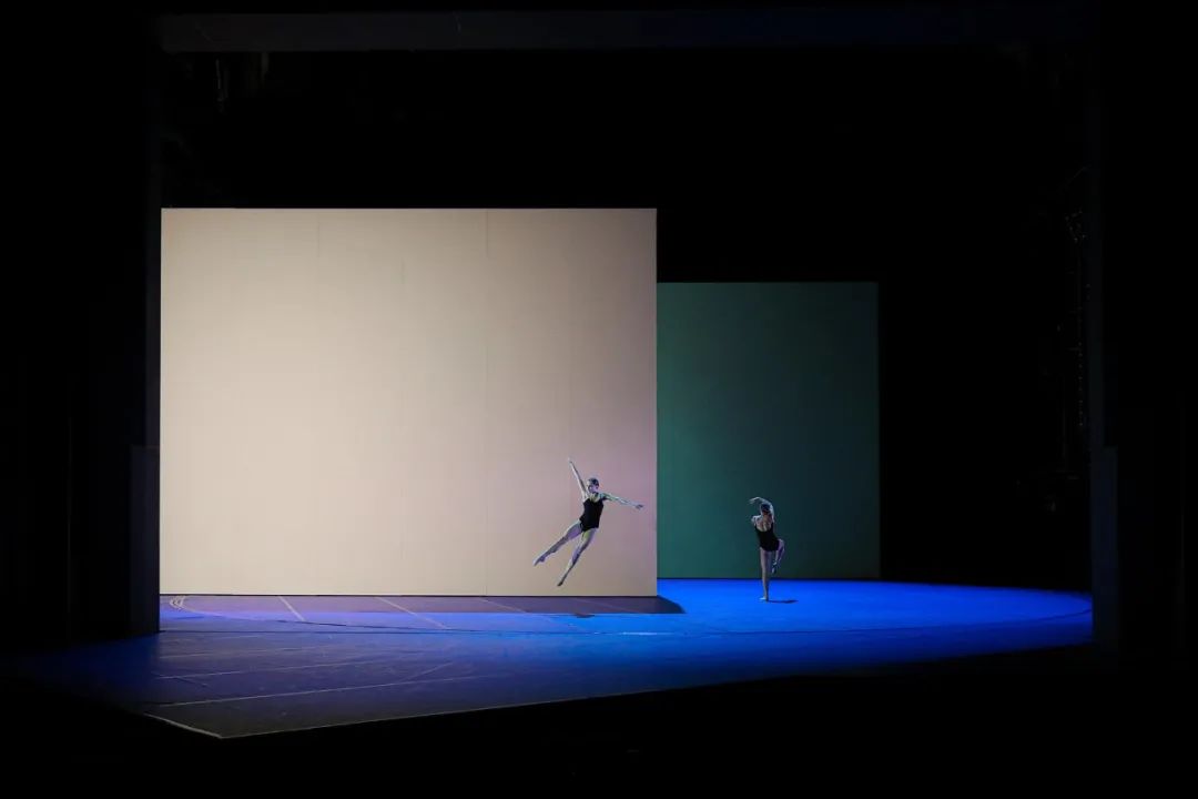 SebastianHannak/震撼心灵的舞台空间美学