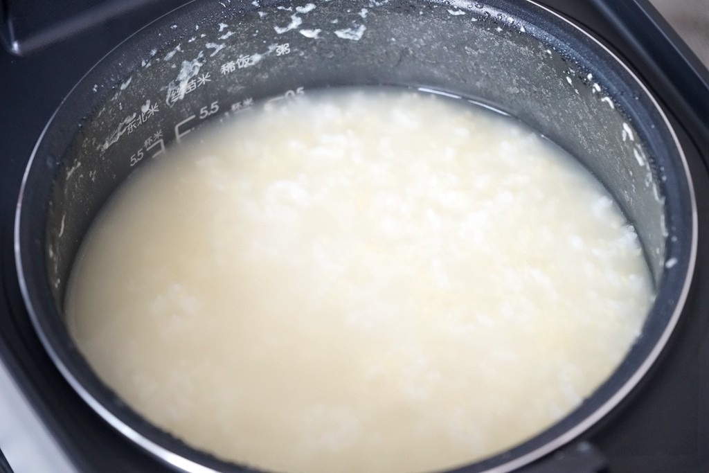 美的纤v智能饭煲5l,美的蒸炖锅测评