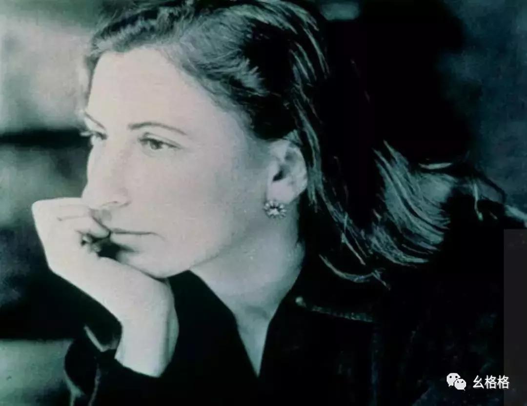 普拉达翻盖降落伞包真假,普拉达降落伞包由来