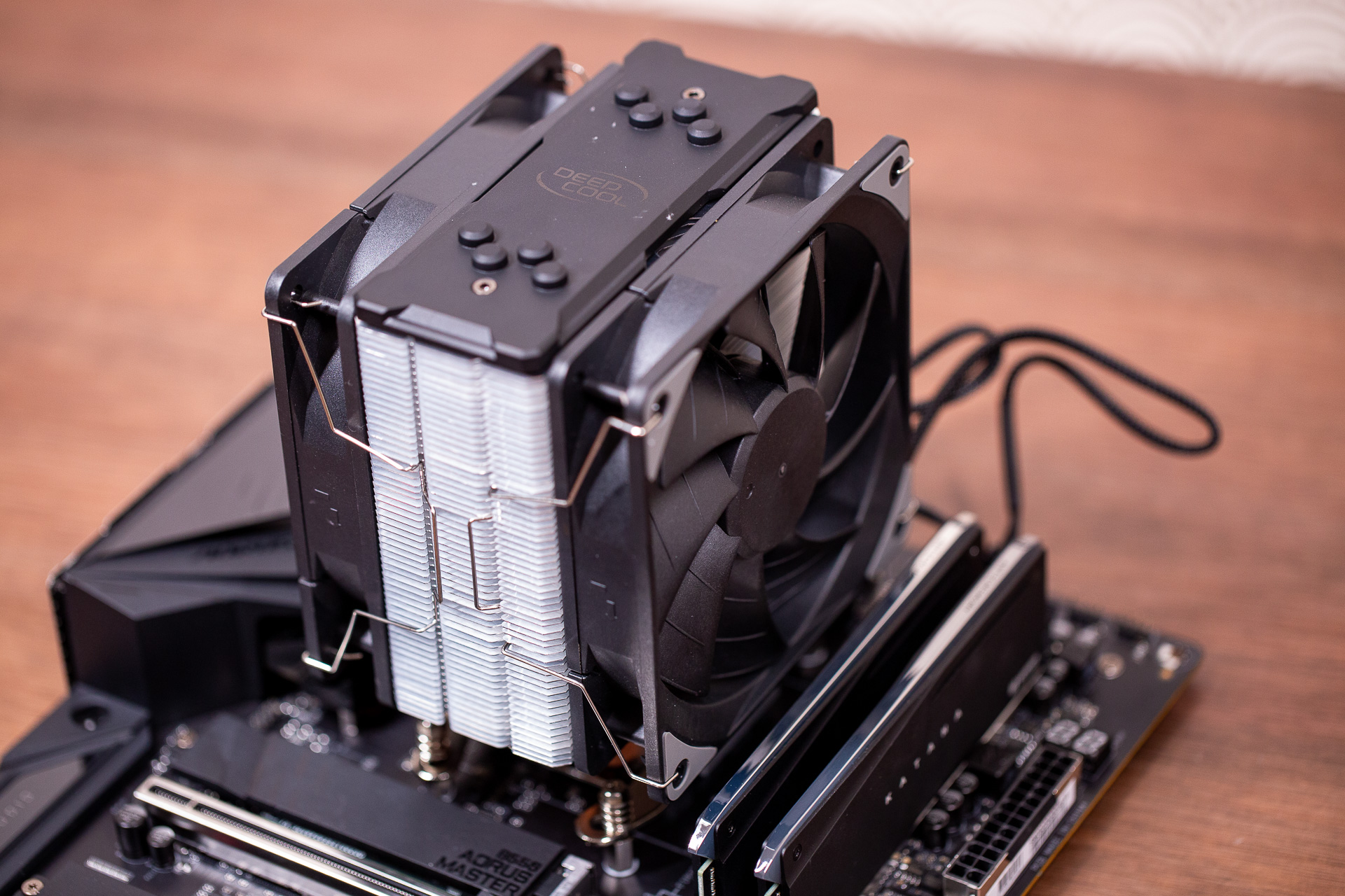 b550主板能发挥5900x性能吗,b550主板支持5800x3d吗