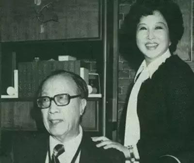 大作家们的520：“我吻了你的来信好几下！”