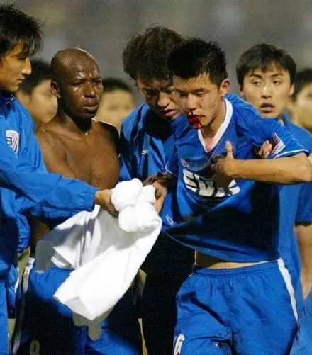 申花老熟人为何哽咽？