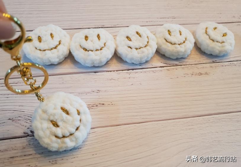 漂亮的钩针饰品,钩针小饰品教程图解