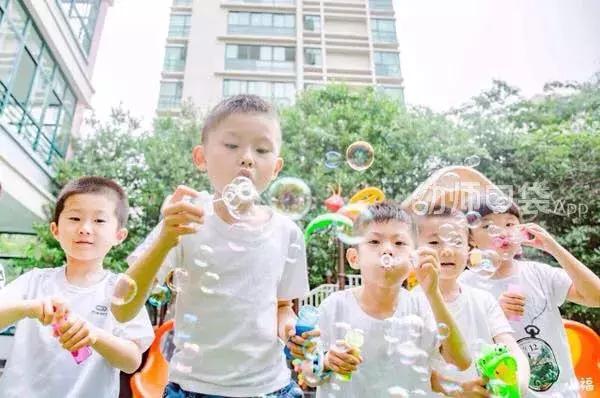 毕业最创意的毕业照多人,毕业照用什么造型好看