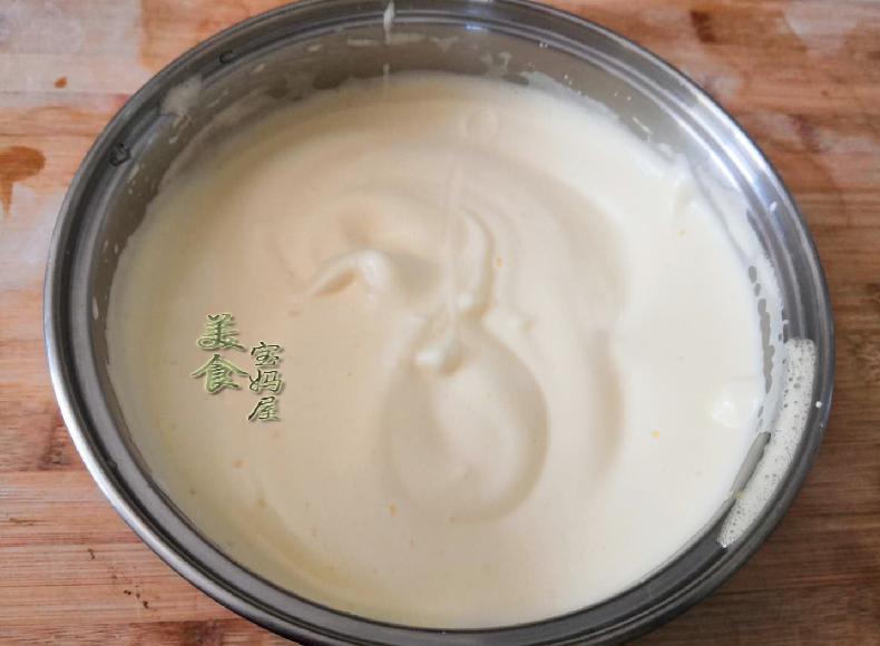 蛋黄蛋清不分离纸杯蛋糕的做法,3个鸡蛋1碗面不用烤箱不用黄油