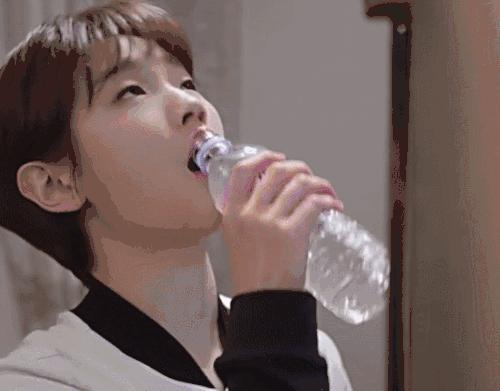 便秘喝减肥茶有用吗,便秘喝什么中药茶最有效果