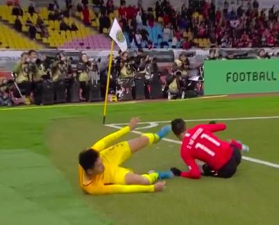 中韩男足vs韩国精彩片段,中韩对抗最憋屈的一场比赛