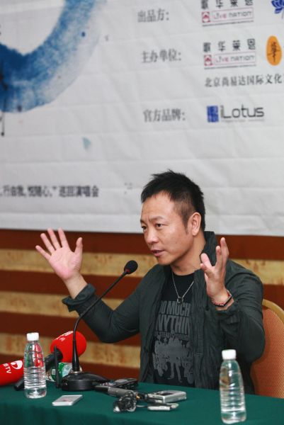 摇滚音乐人谈许巍,摇滚诗人许巍最新消息