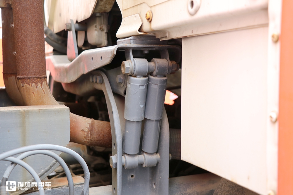 奔驰卡车和北奔,北奔重卡和奔驰一样吗