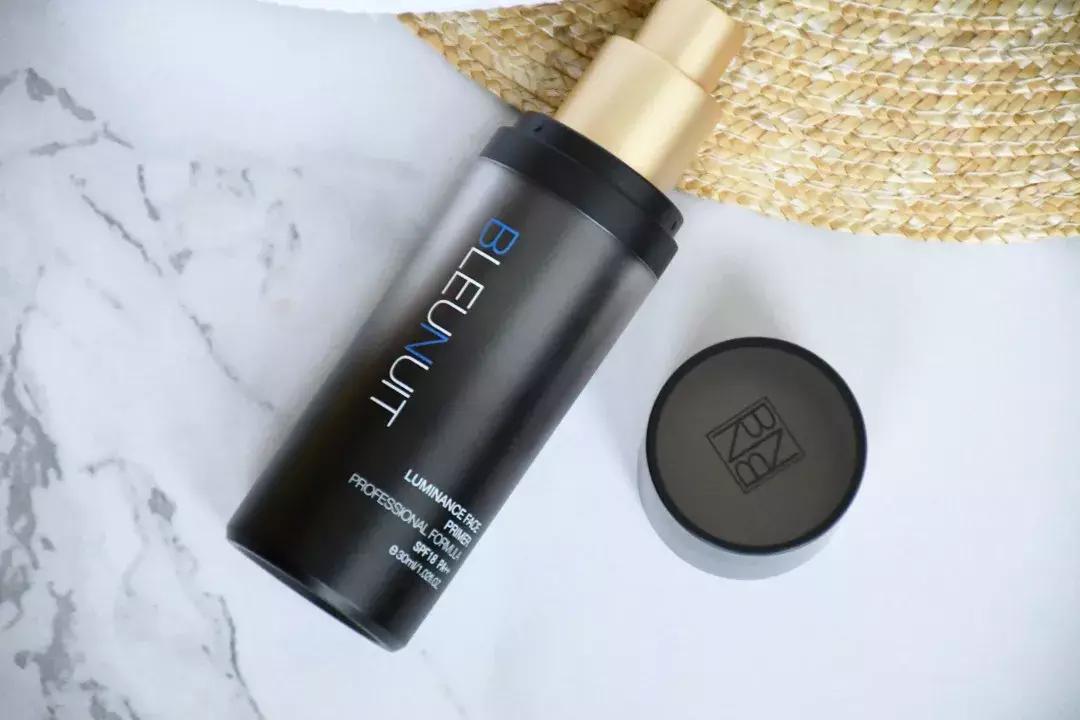 12小时不脱妆保湿提亮遮瑕,春夏妆容持久不脱妆的秘密