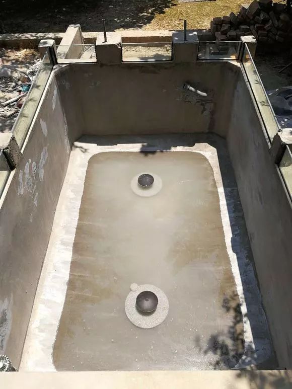 地面上鱼池自动排污过滤施工方法,鱼池过滤系统怎么实现自动排污的