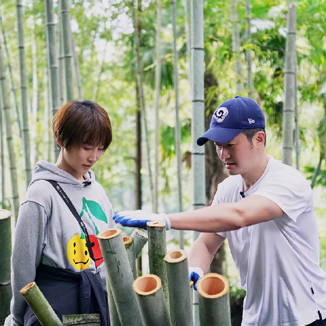 这两位的恩爱狗粮，我们甘拜下风