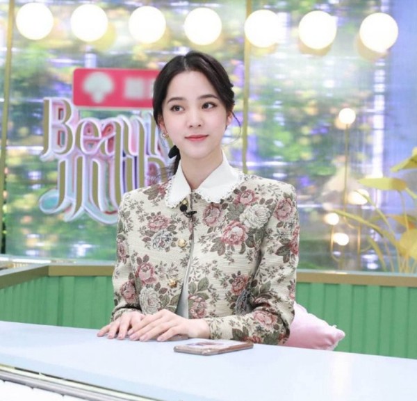 欧阳娜娜18元套装,欧阳娜娜穿搭能力满分