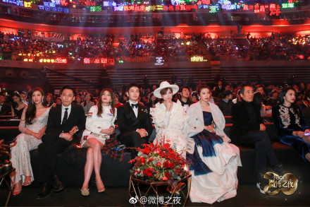 微博之夜现场微光之夜,微博之夜吃瓜靠唇语