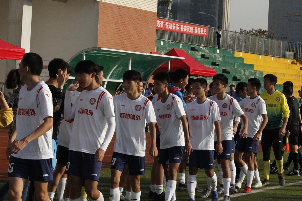 成都棠外足球队法国夺冠,棠外夺冠