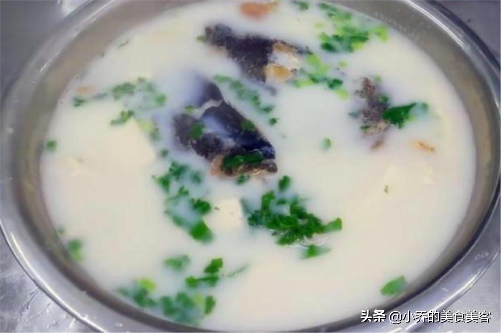奶白鱼头鱼片豆腐汤,怎么煮鱼头豆腐汤没有腥味
