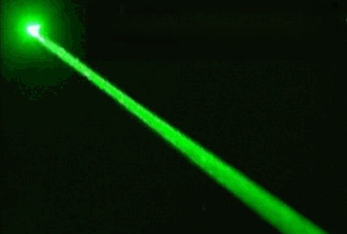 拍照不小心闪光灯照到宝宝的眼睛,百天照闪光灯对宝宝眼睛有影响吗