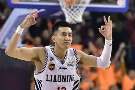 17岁代表国家队出战,17岁成为足球界的传奇