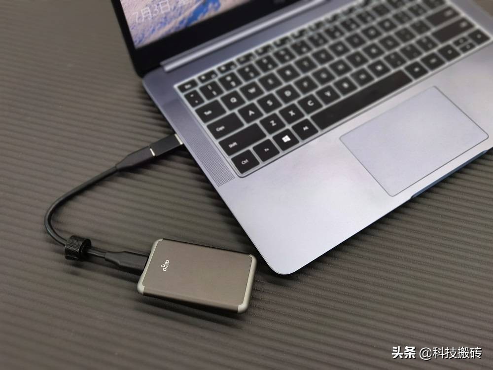 体积不到名片大小，速度狂飙567.28MB/s，爱国者S7Pro测评