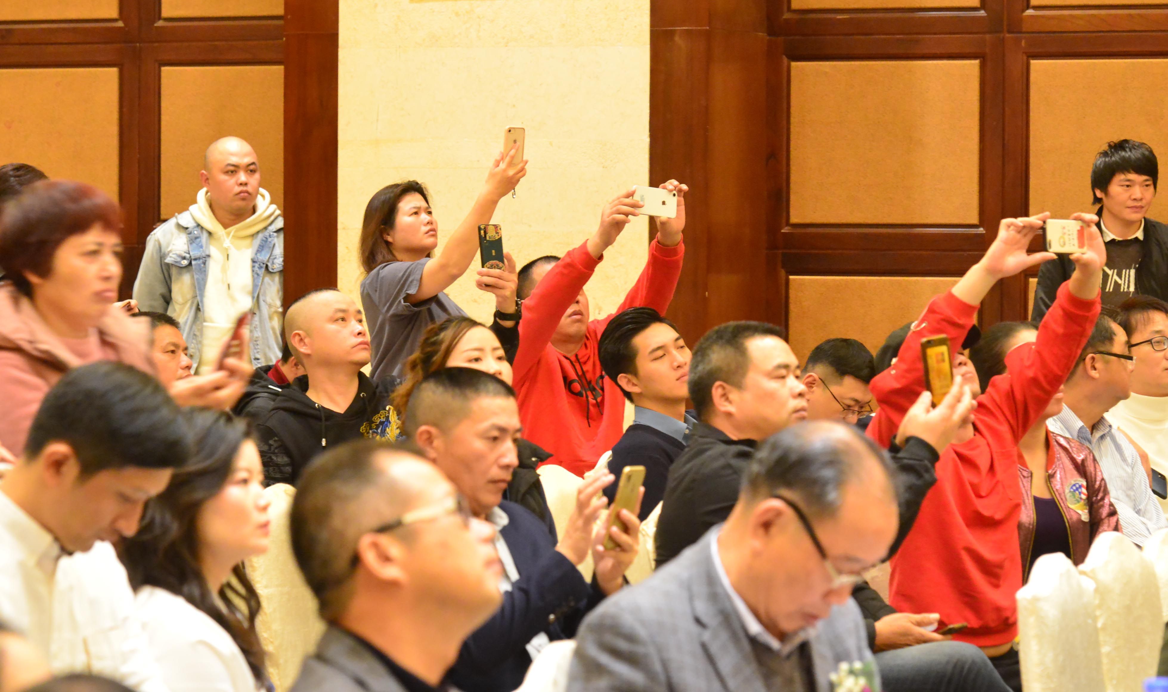 全国茶迷迎来利好消息!这里有顶级专家向您推荐高质量茶王……