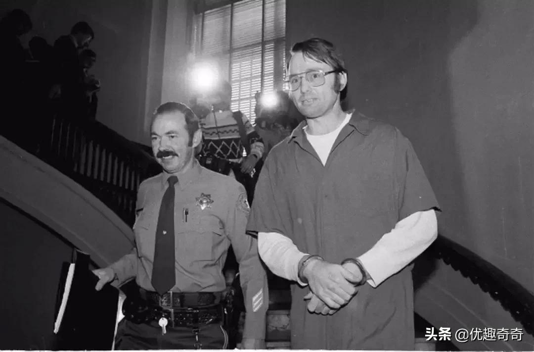 那些撩大腿搭便车的女孩，有的变成了姓奴